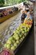 vendeur de fruits en thailande
